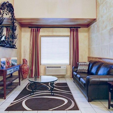 Quality Inn & Suites Airport Austin Luaran gambar