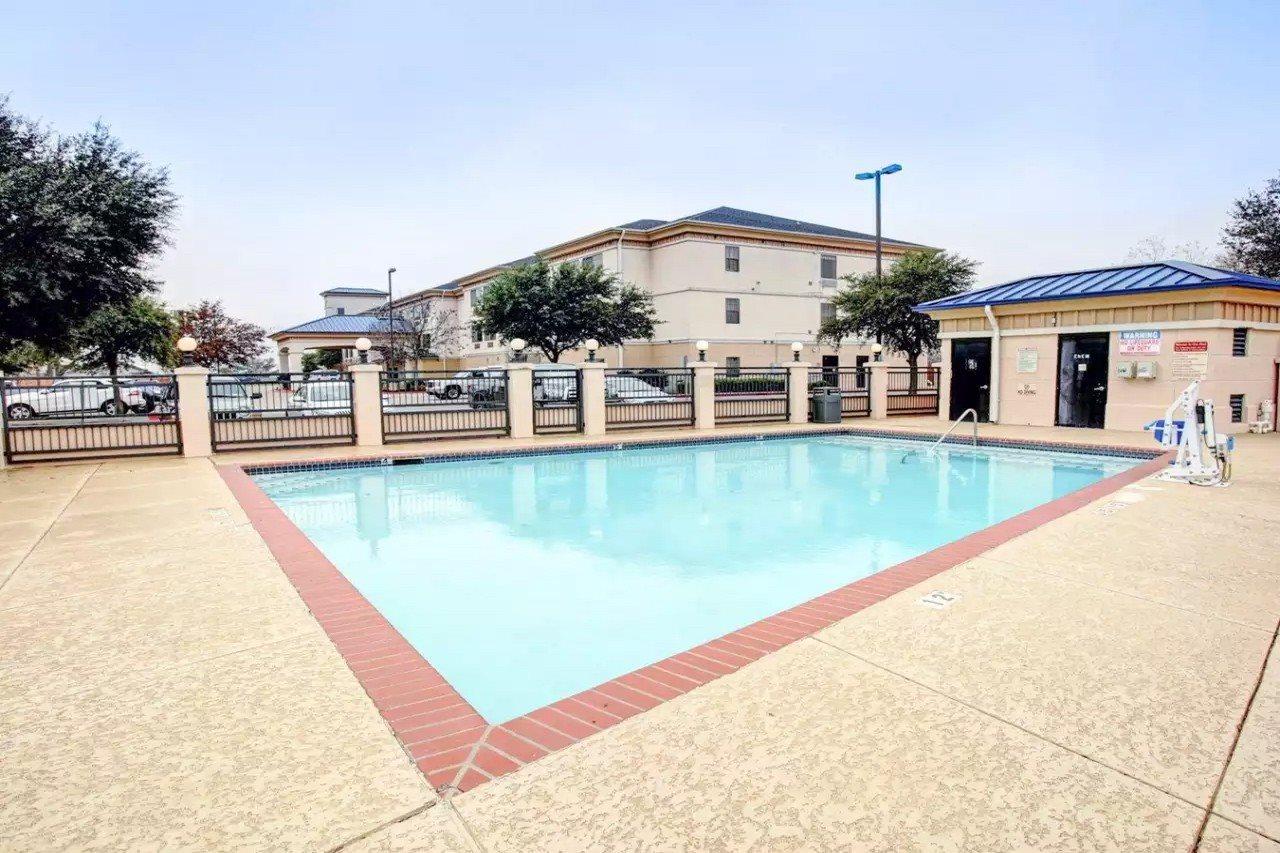 Quality Inn & Suites Airport Austin Luaran gambar