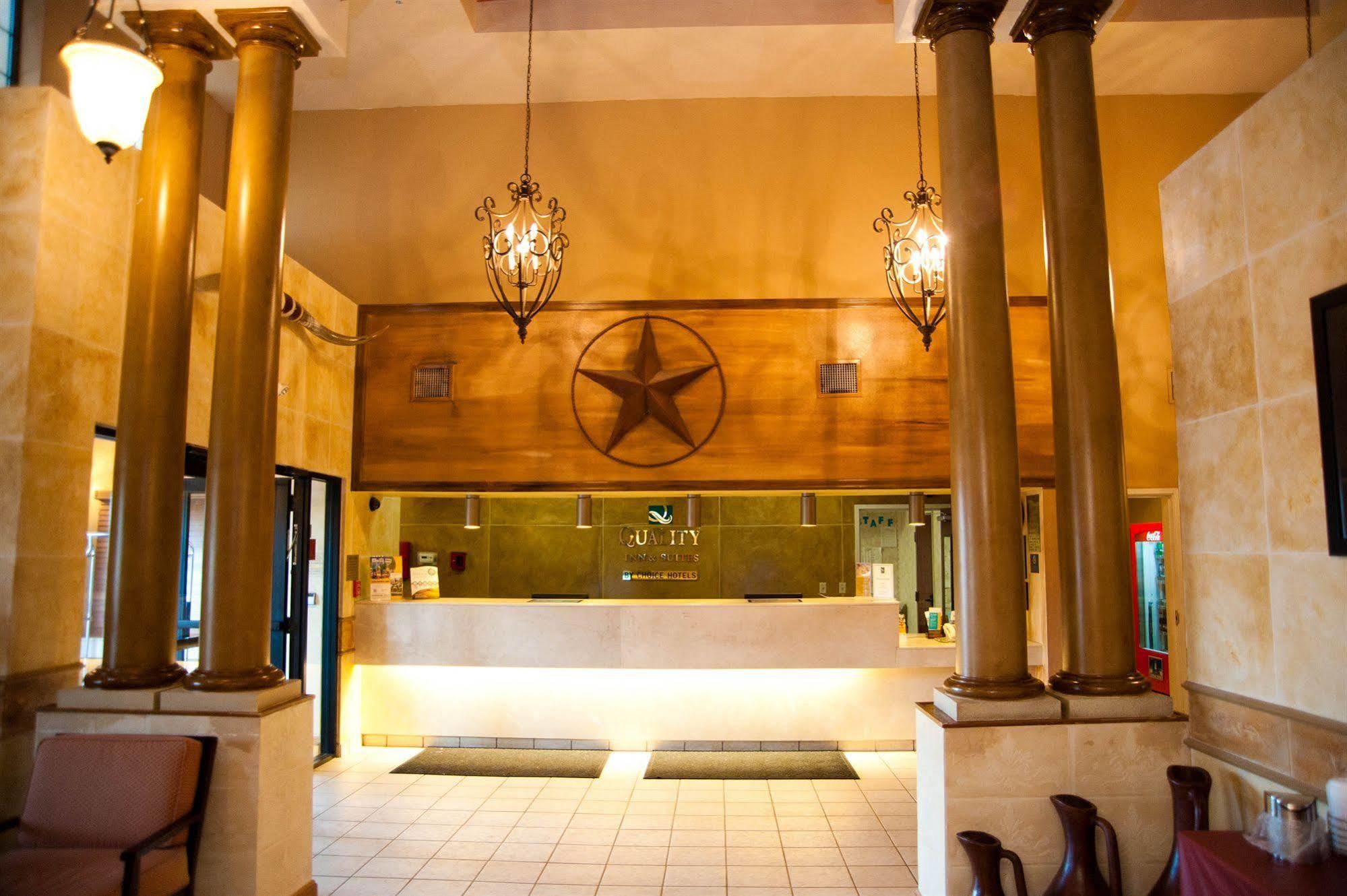 Quality Inn & Suites Airport Austin Luaran gambar