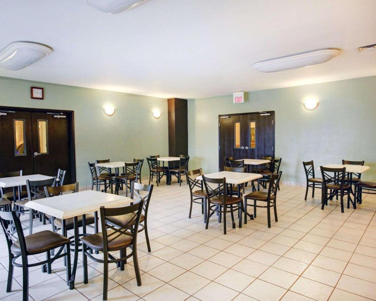 Quality Inn & Suites Airport Austin Luaran gambar